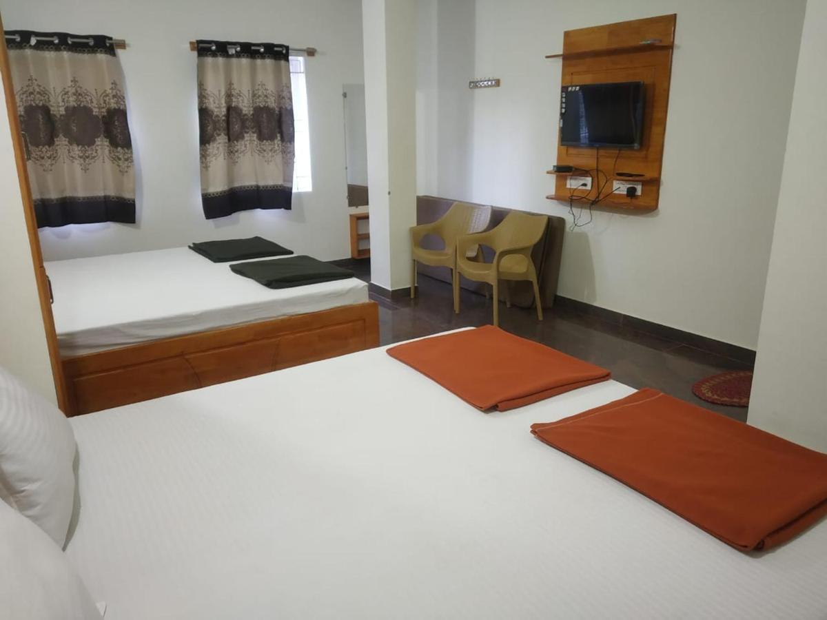 ילאגירי Thirumala Inn מראה חיצוני תמונה