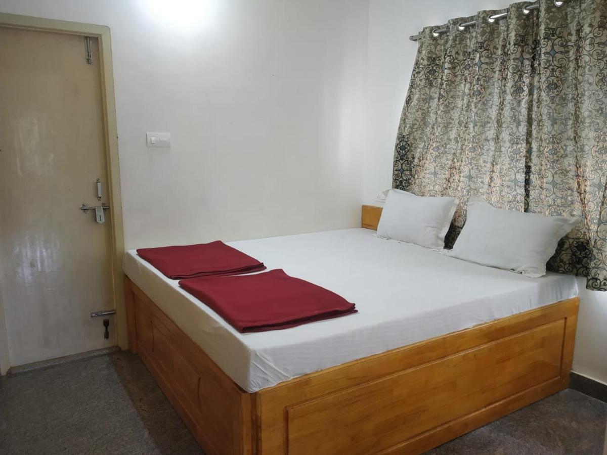 ילאגירי Thirumala Inn מראה חיצוני תמונה