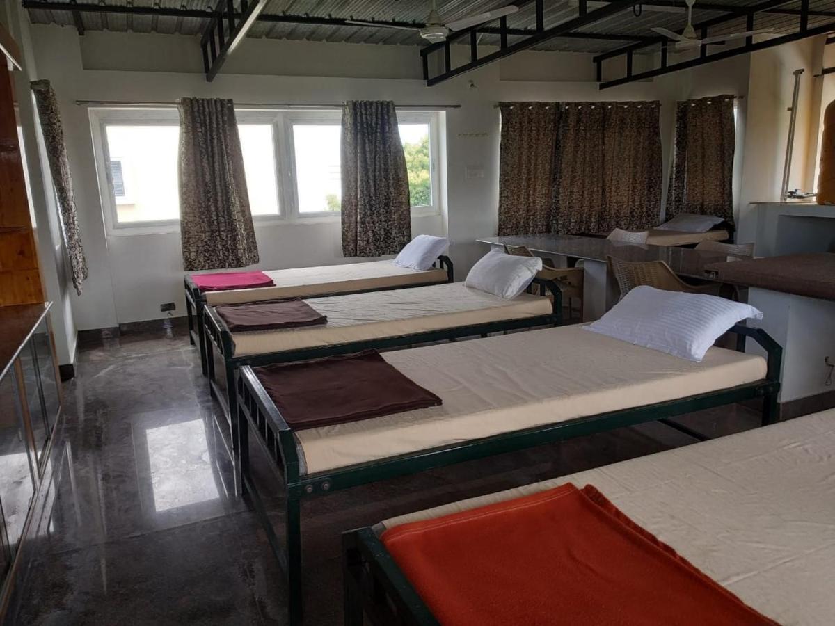 ילאגירי Thirumala Inn מראה חיצוני תמונה