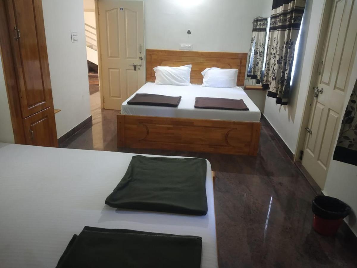 ילאגירי Thirumala Inn מראה חיצוני תמונה