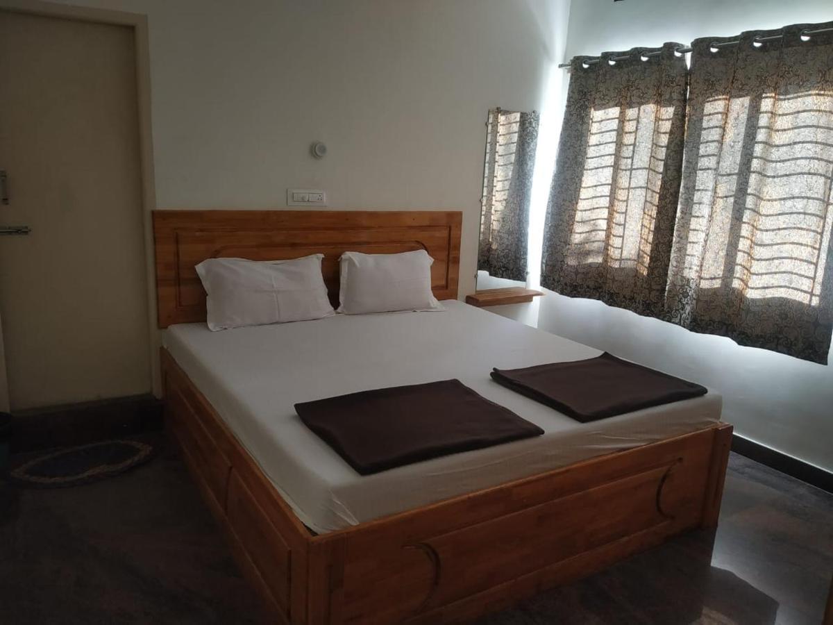 ילאגירי Thirumala Inn מראה חיצוני תמונה